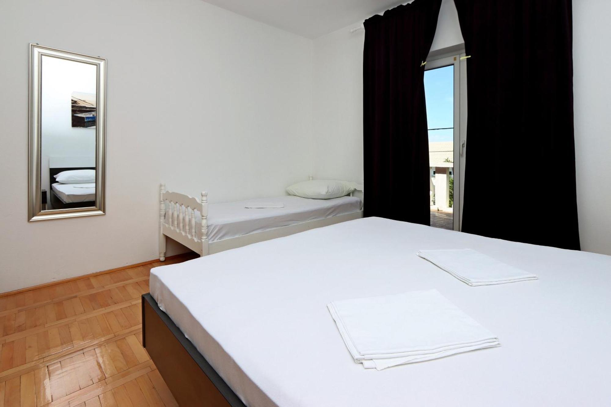 Apartments With A Parking Space Senj - 5571 객실 사진