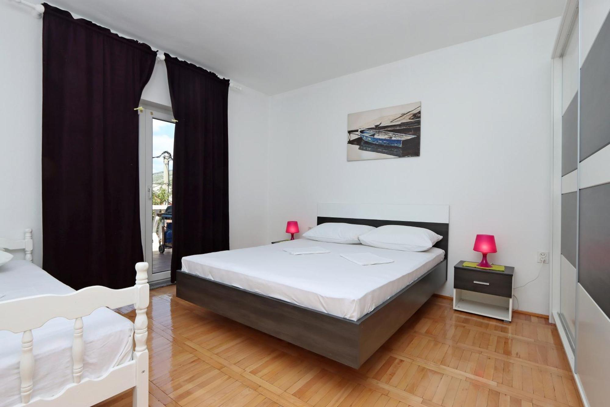 Apartments With A Parking Space Senj - 5571 외부 사진